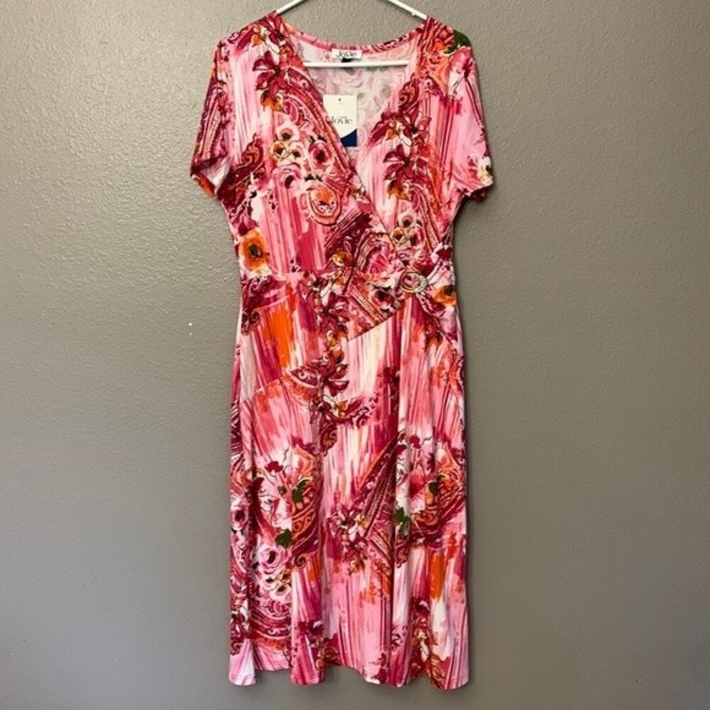 JOVIE Red Floral V-Neck Wrap Dress with Short Sleeves (XL). NWT.